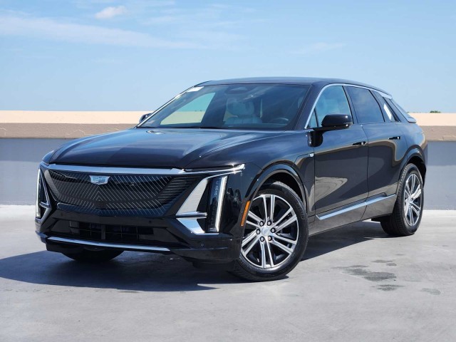2025 Cadillac LYRIQ Luxury 2