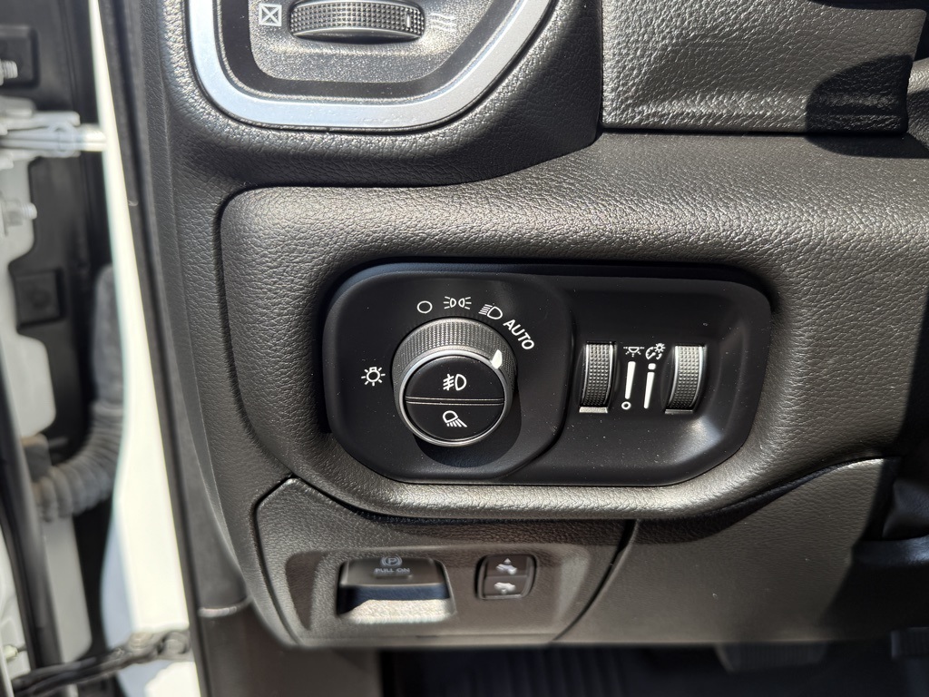 2024 Ram 1500 Laramie photo 18