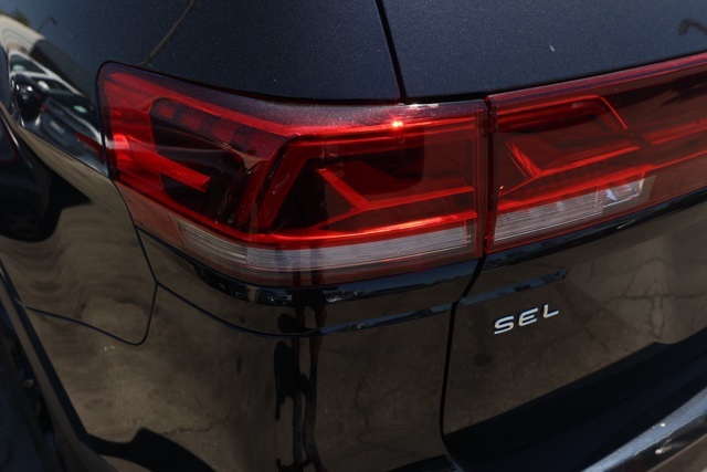 2024 Volkswagen Atlas Peak Edition SEL photo 5