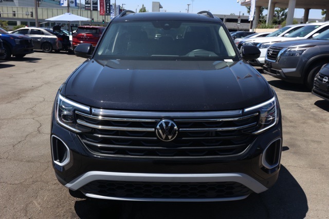 2024 Volkswagen Atlas Peak Edition SEL photo 7