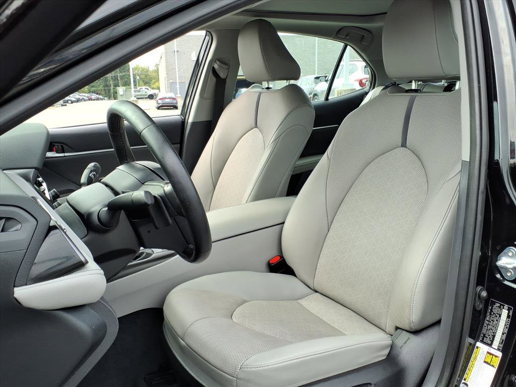 2022 Toyota Camry XSE photo 2