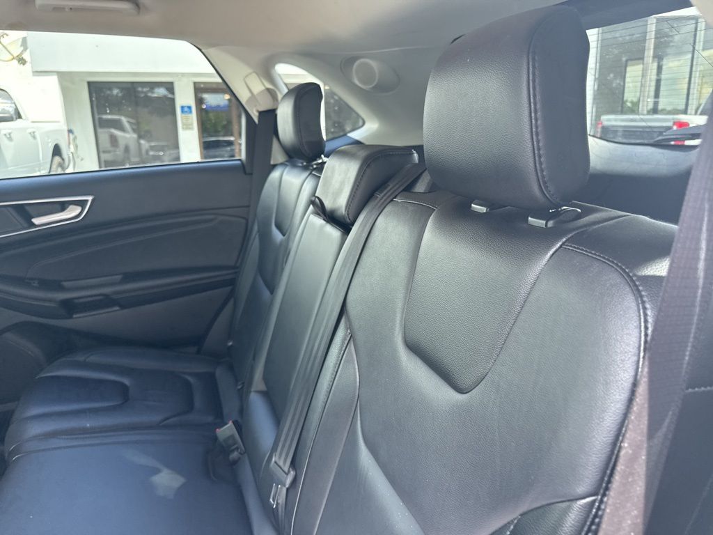 2022 Ford Edge Titanium photo 10