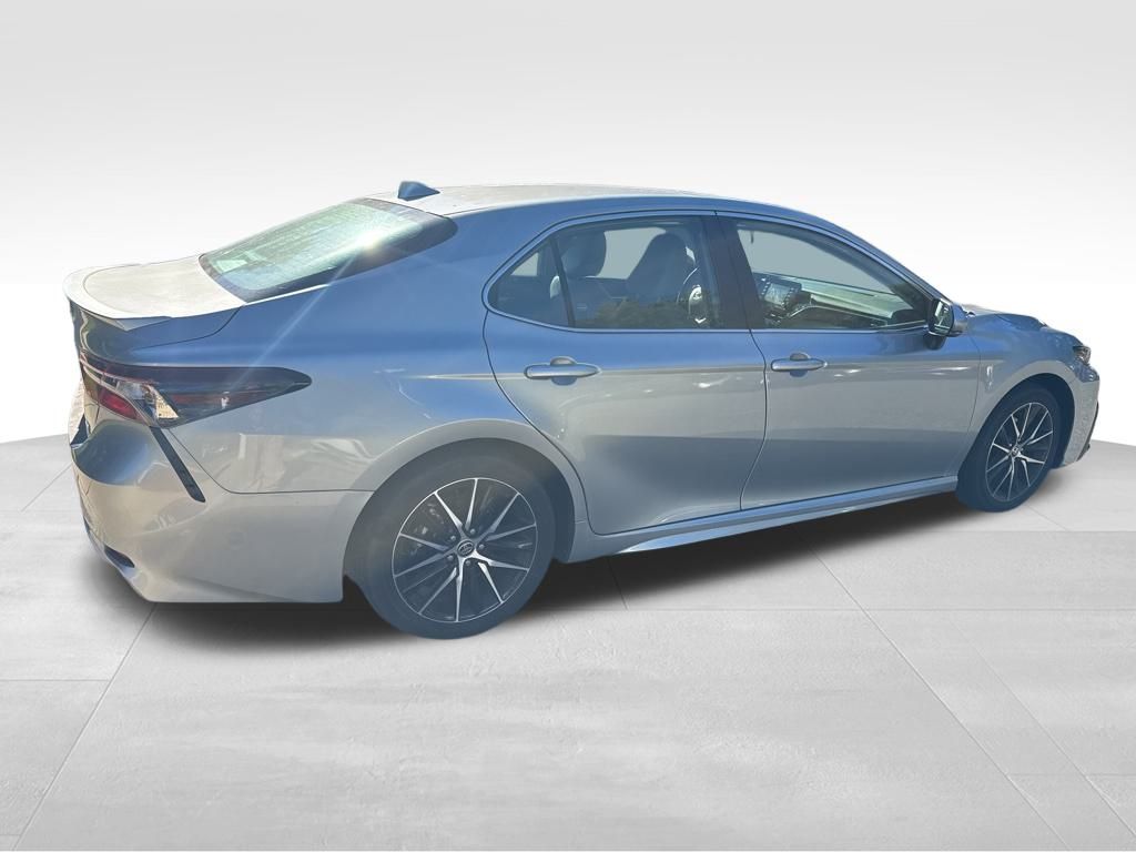 2024 Toyota Camry SE photo 2
