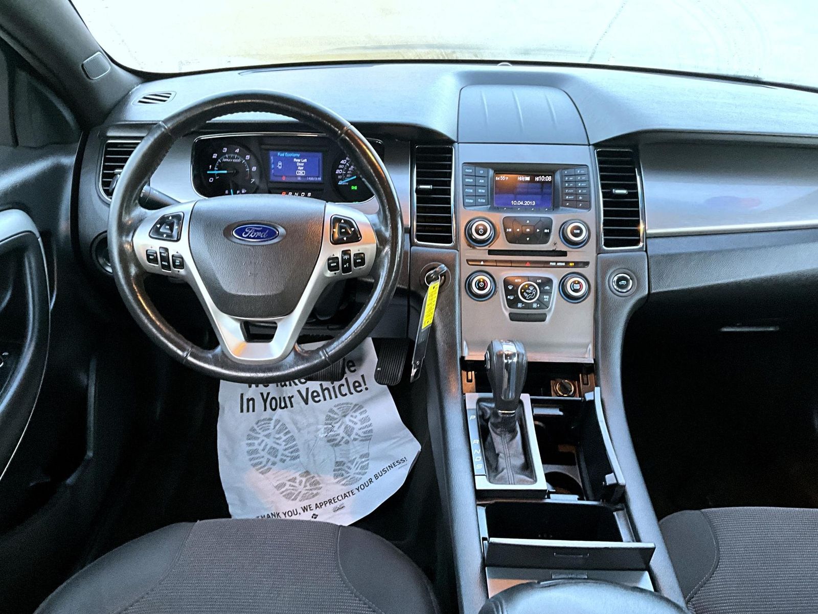 2014 Ford Taurus SEL photo 8
