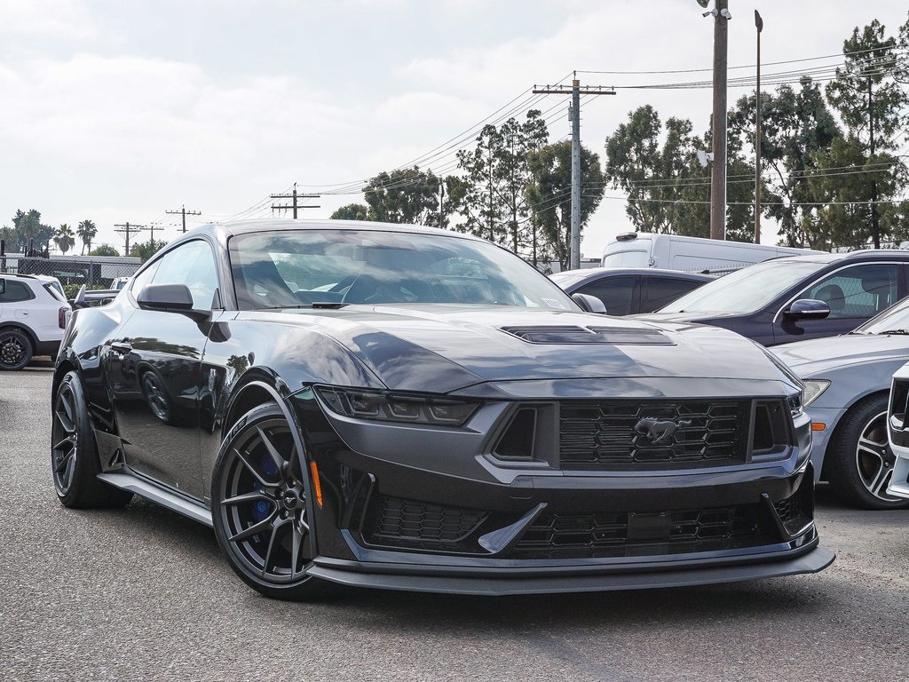 2025 Ford Mustang Dark Horse's photo