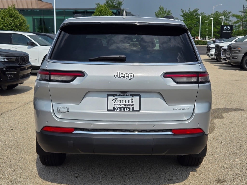 2025 Jeep Grand Cherokee Laredo photo 10