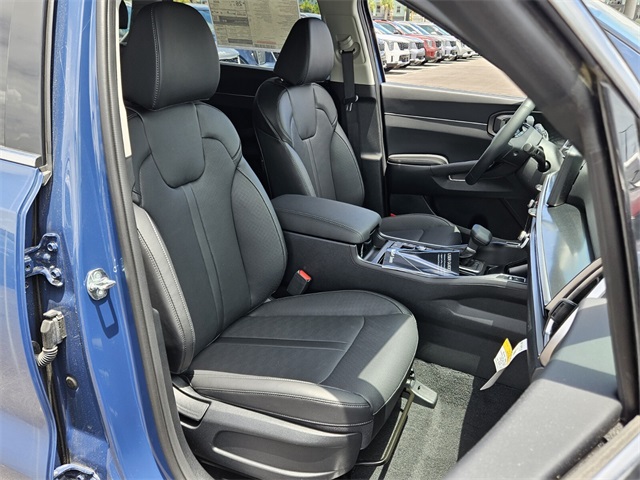 2025 Kia Sorento S photo 11
