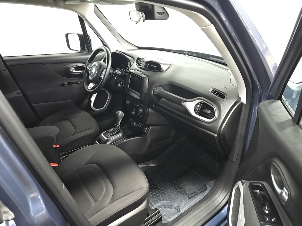 2020 Jeep Renegade Latitude photo 16