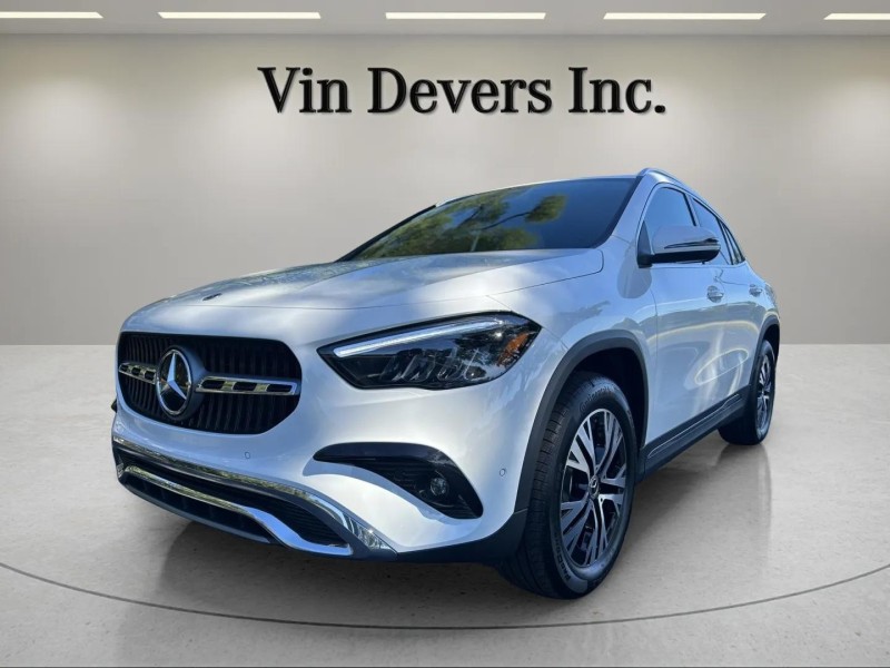 2025 Mercedes Benz GLA 250 4MATIC photo 3