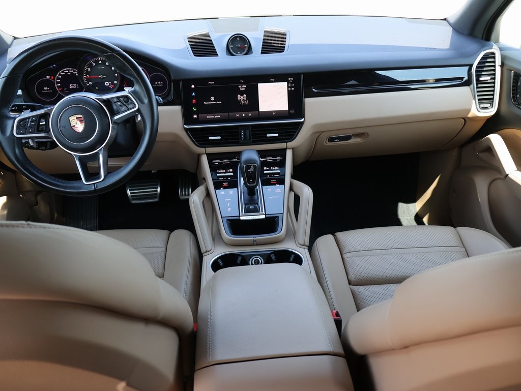 2022 Porsche Cayenne S photo 16
