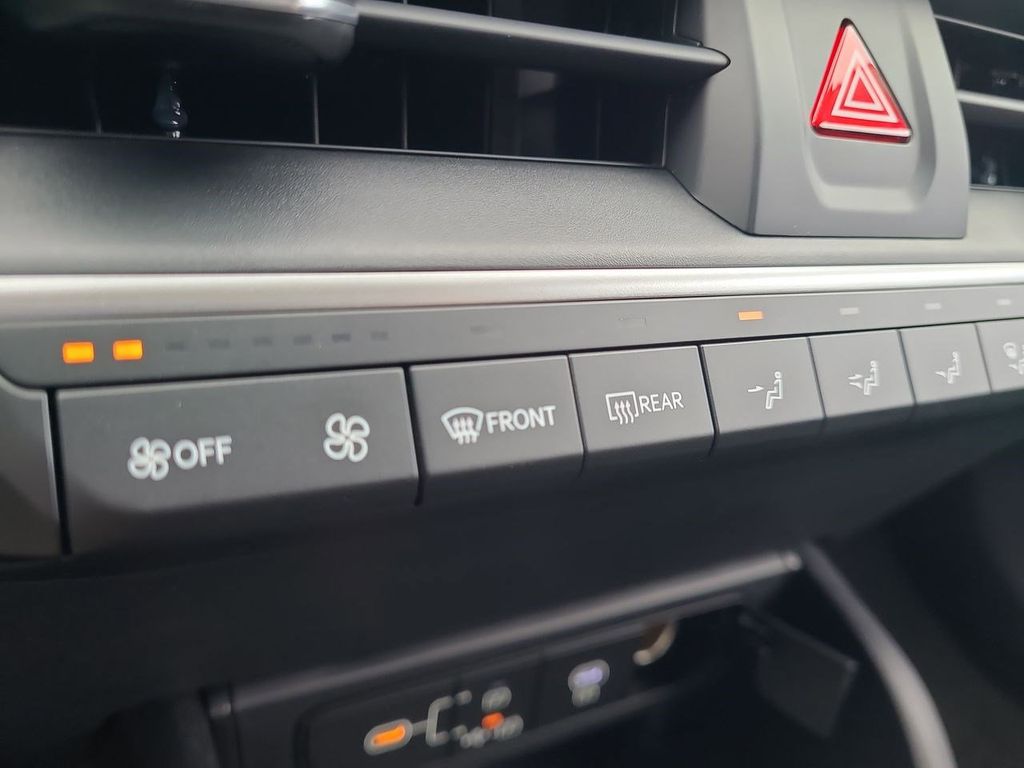 2025 Kia K4 LXS photo 24