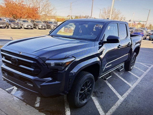 2024 Toyota Tacoma SR5's photo