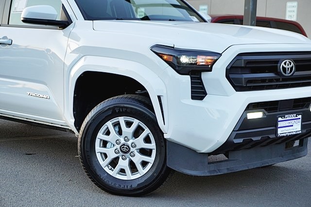 2024 Toyota Tacoma SR5 photo 3