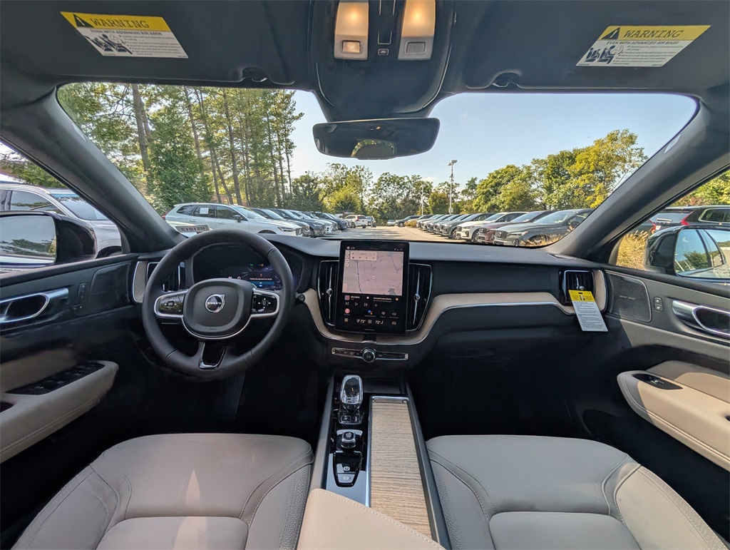 2026 Volvo XC60 B5 Plus photo 10