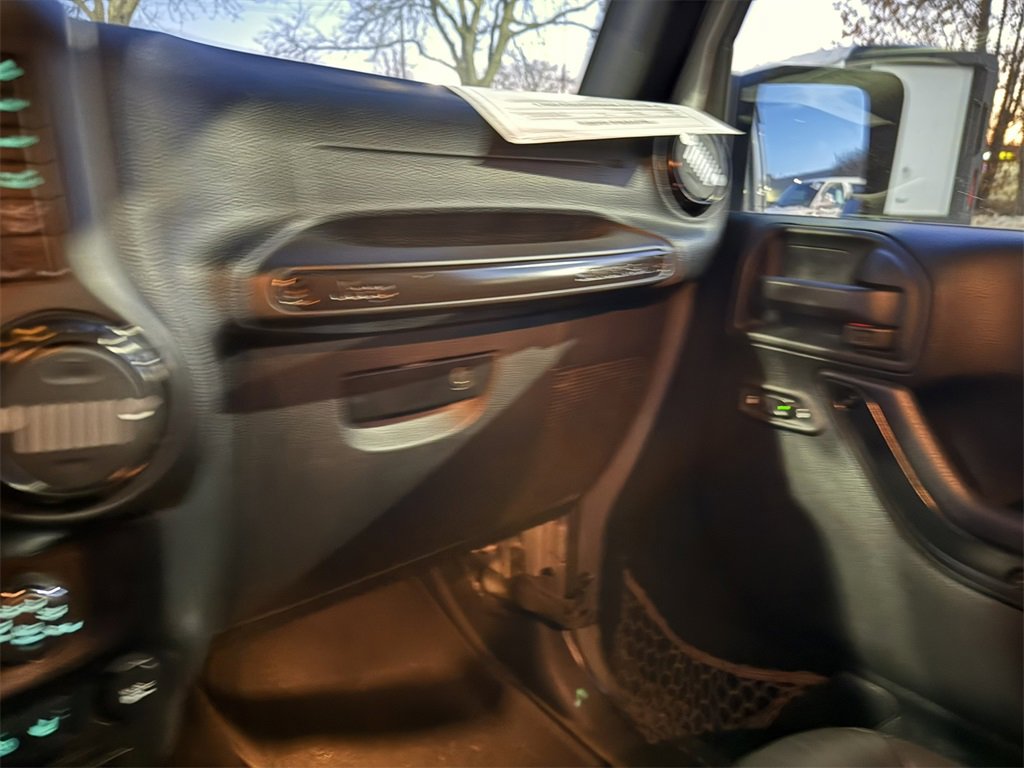 2017 JEEP WRANGLER - Image 18