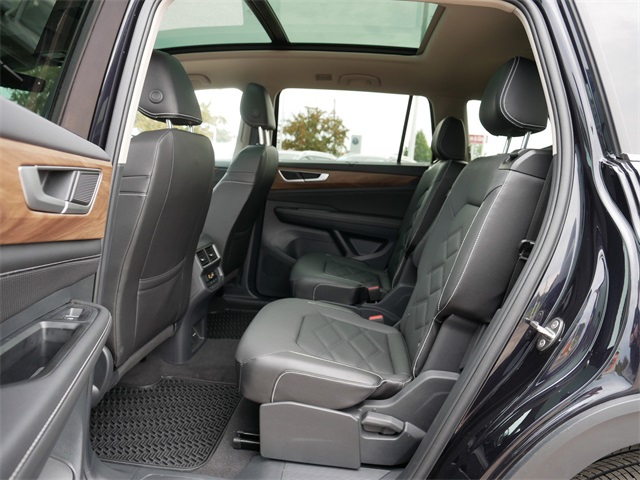 2025 Volkswagen Atlas SE Technology photo 16