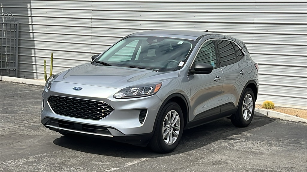 2022 Ford Escape SE photo 2