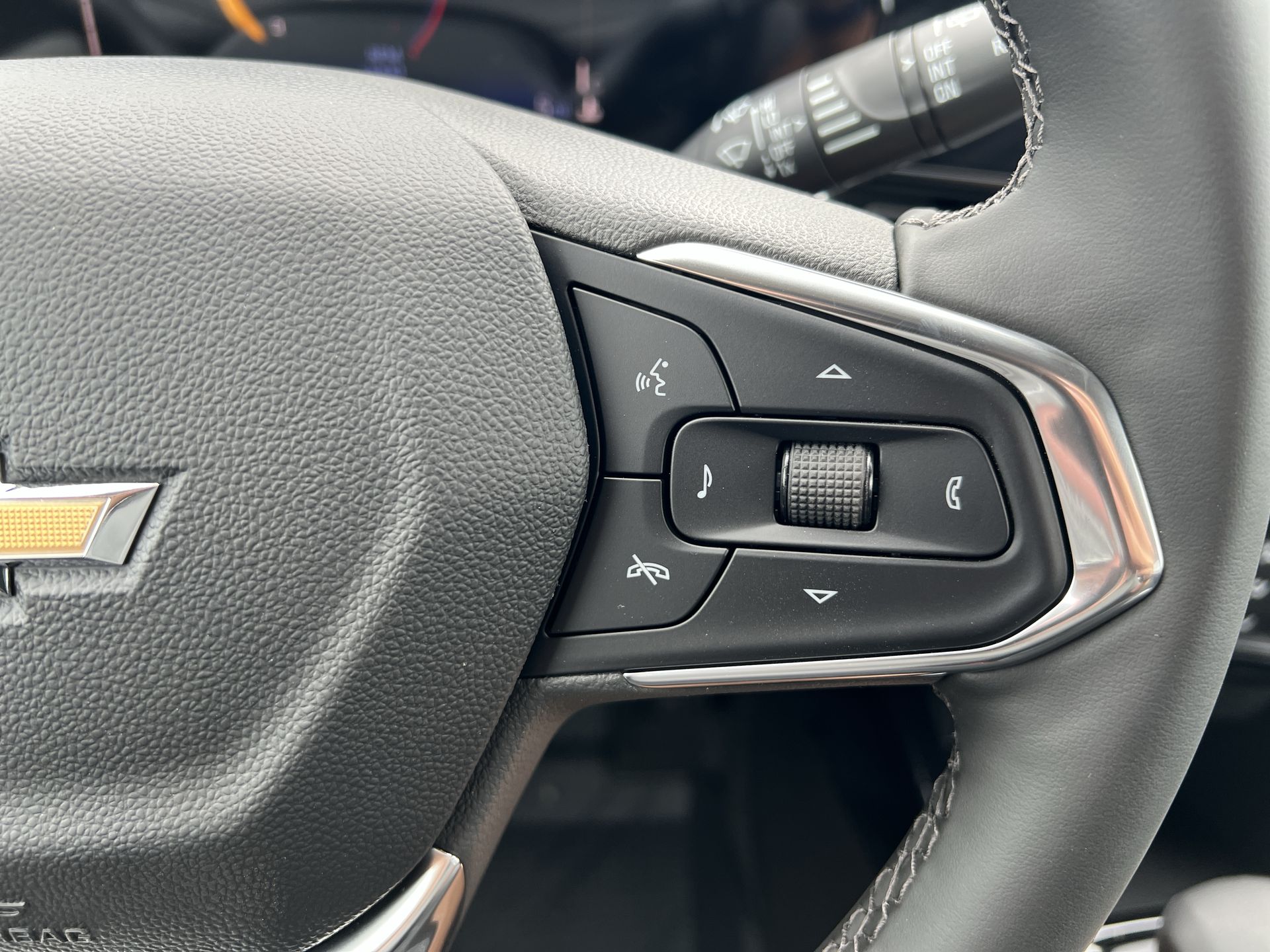 2025 Chevrolet Trax LT photo 19