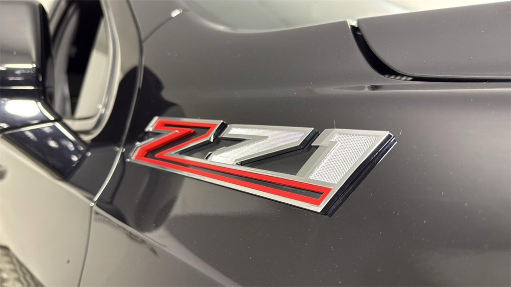 2025 Chevrolet Suburban Z71 photo 35