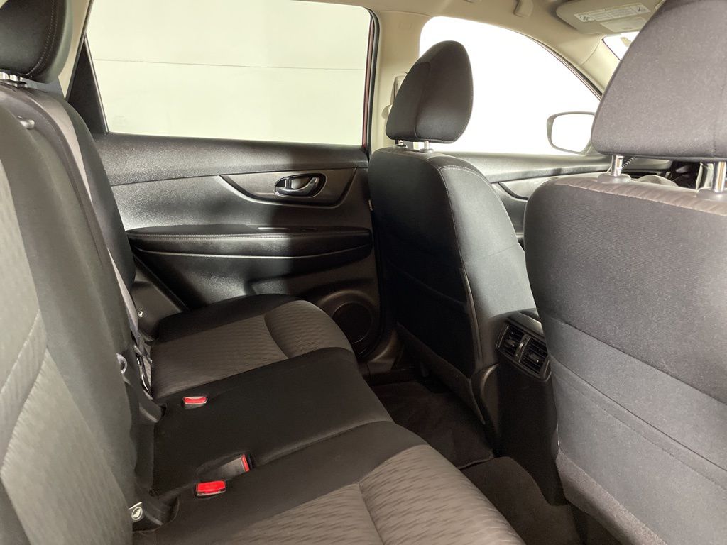 2017 Nissan Rogue SV AWD photo 16
