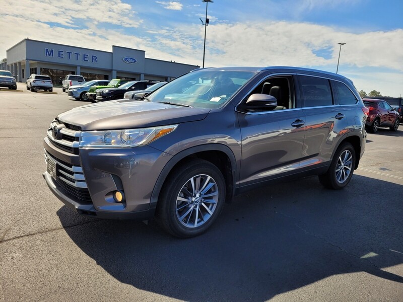 2019 Toyota Highlander XLE photo 2