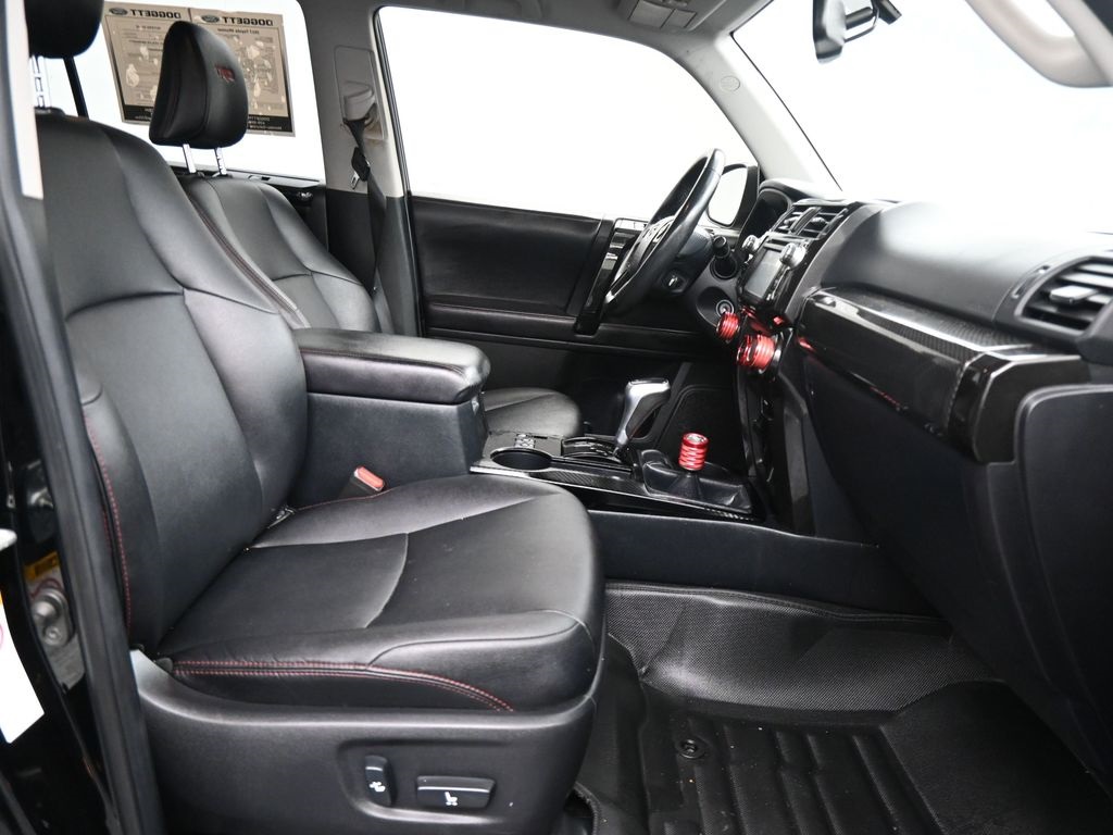 2017 Toyota 4Runner SR5 photo 15