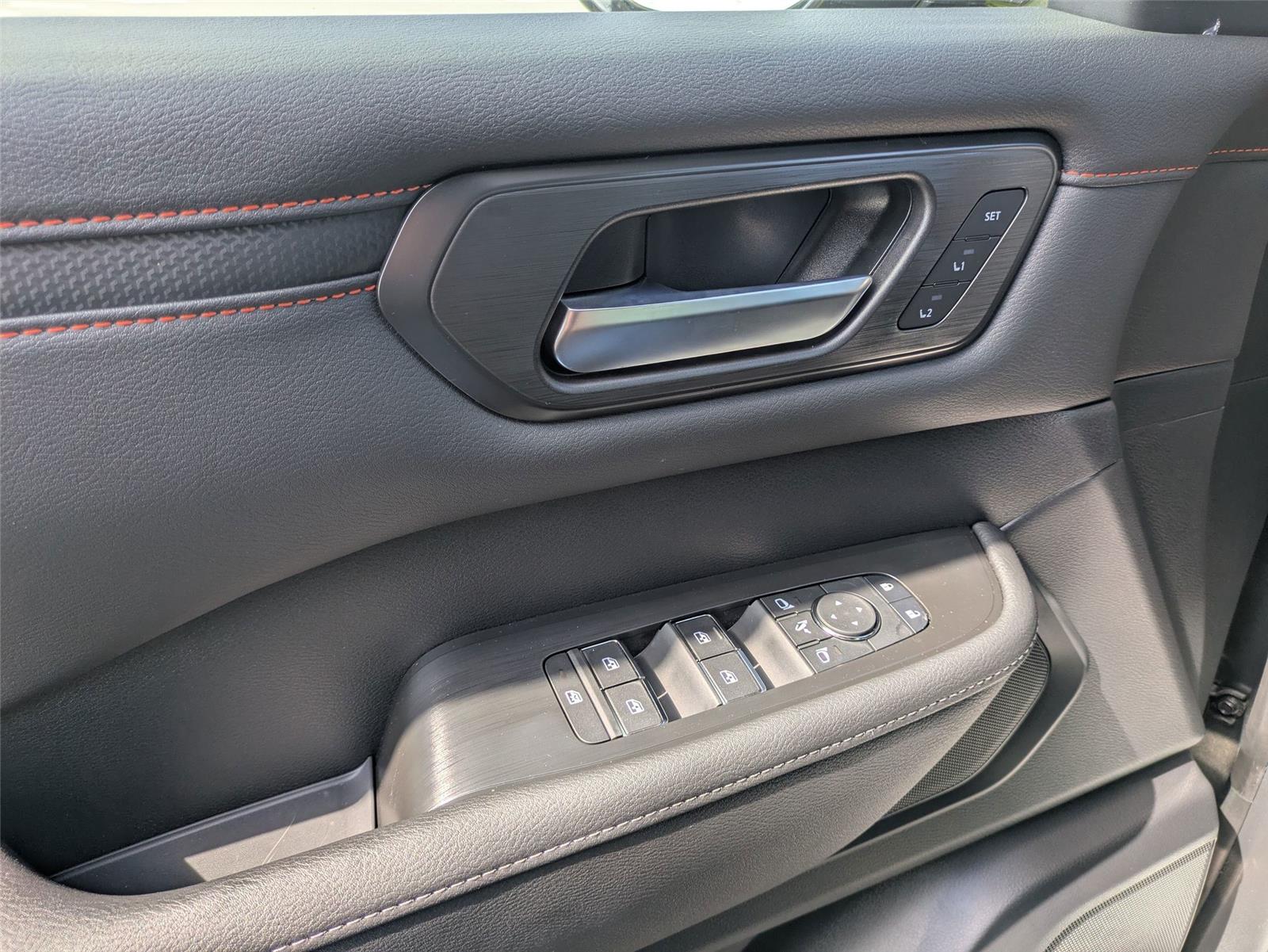 2025 Nissan Armada photo 10