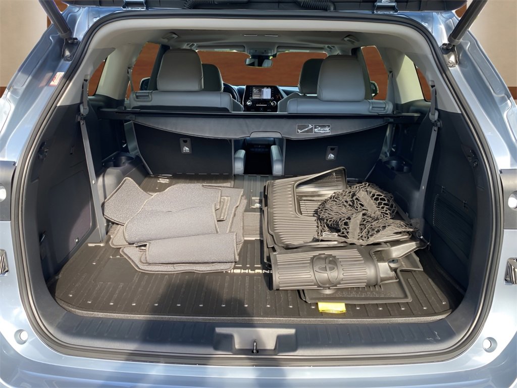 2021 Toyota Highlander Hybrid Limited photo 12