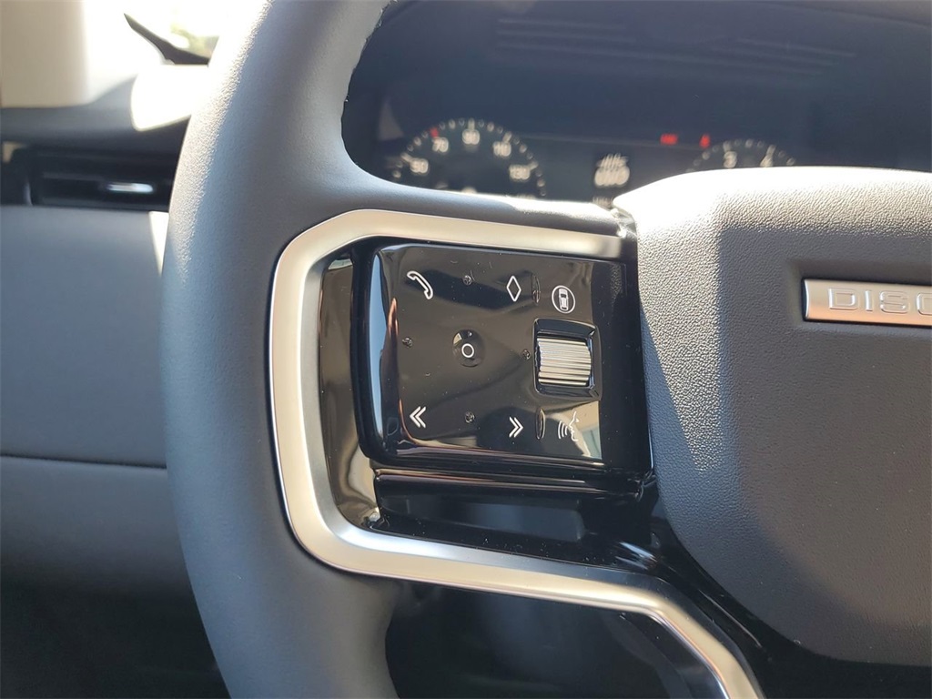 2024 Land Rover Discovery Sport S photo 4