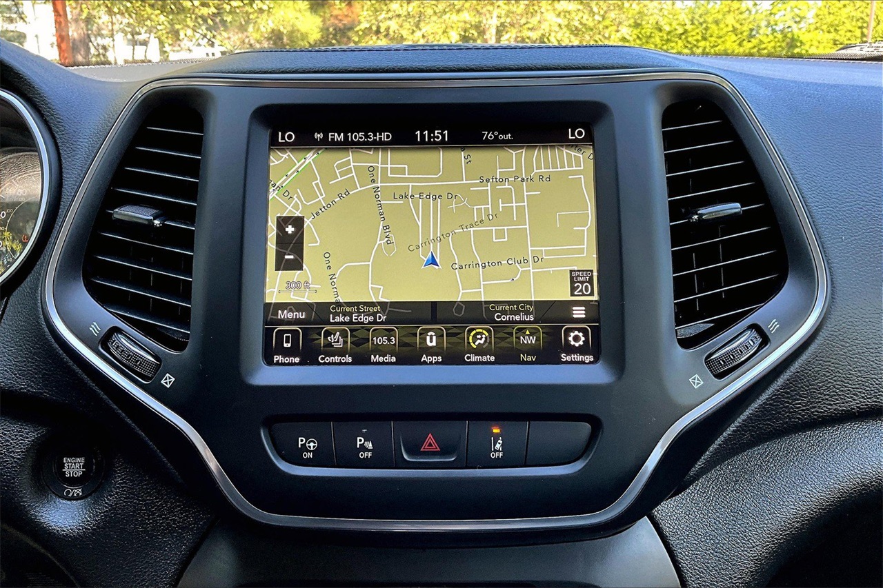 2023 Jeep Cherokee Altitude photo 13