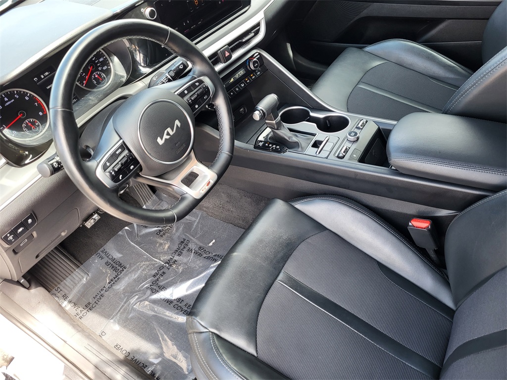 2022 Kia K5 GT-Line photo 13