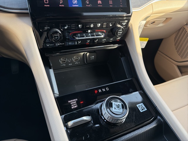 2025 Jeep Grand Cherokee Limited photo 17