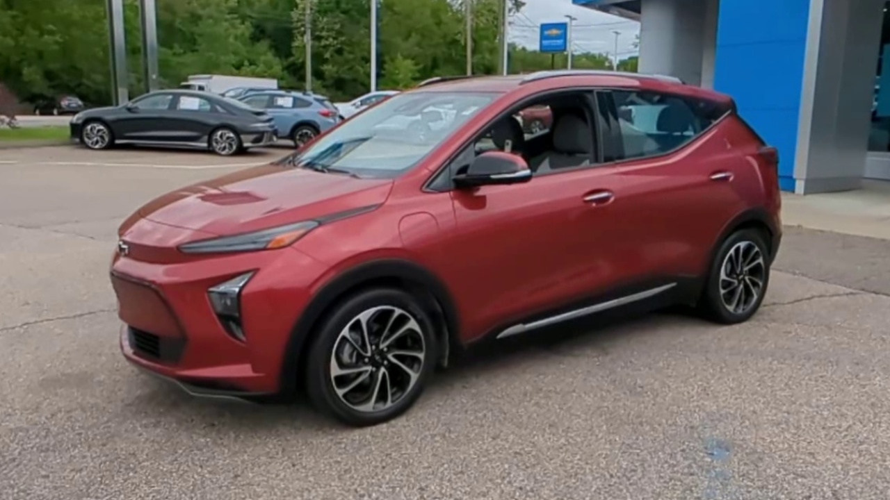2022 Chevrolet Bolt EUV Premier photo 4