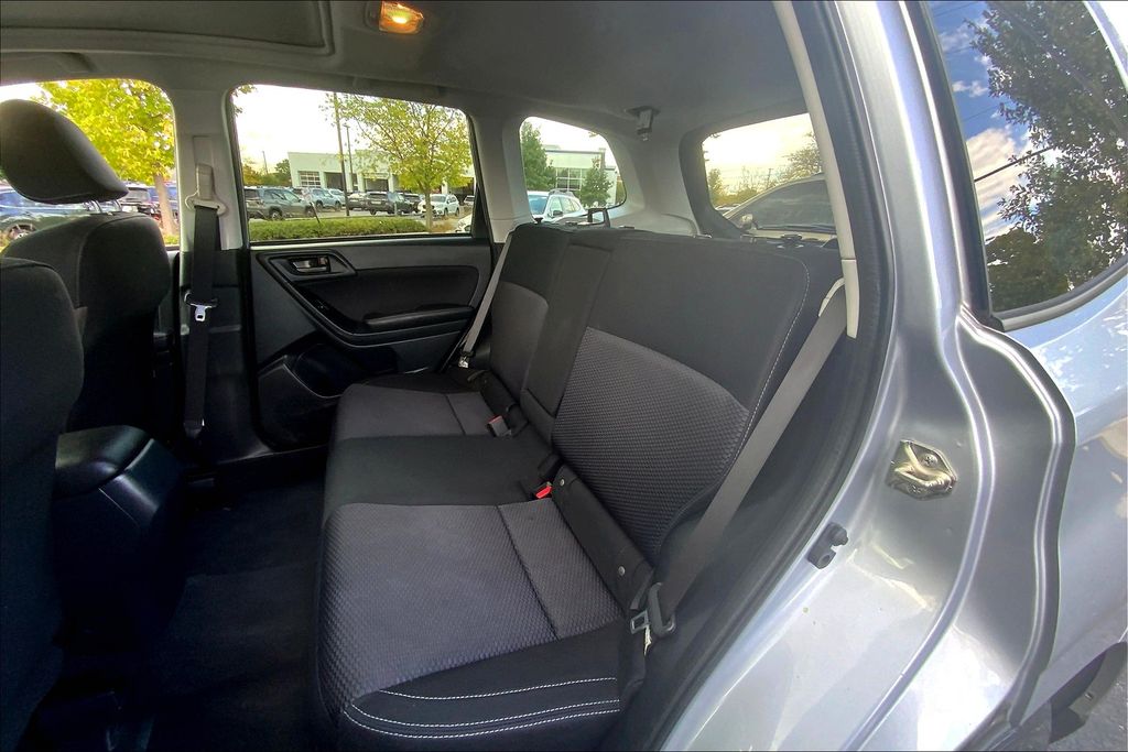 2017 Subaru Forester 2.5i Premium photo 24