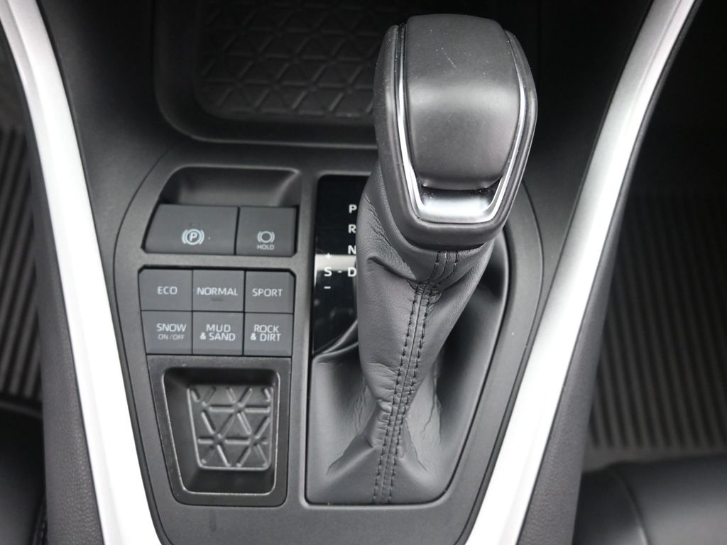 2024 Toyota RAV4 XLE Premium photo 16