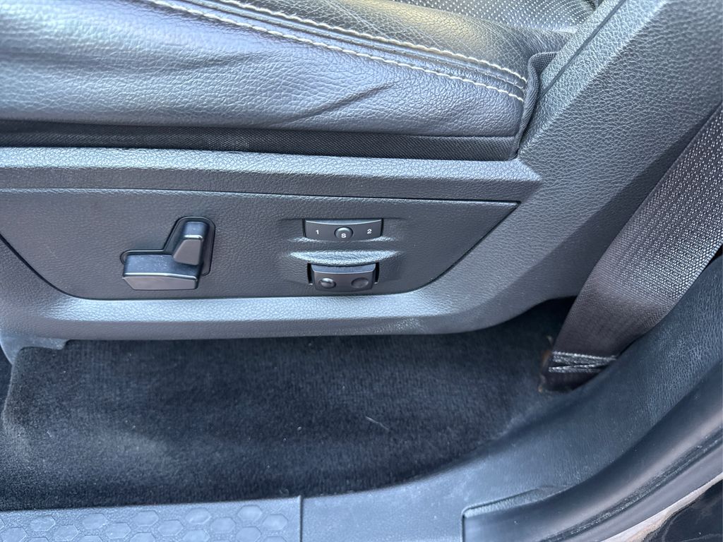2016 Ram 1500 Laramie photo 17
