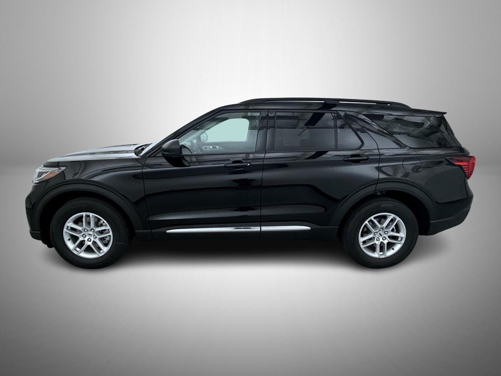 2025 Ford Explorer photo 8