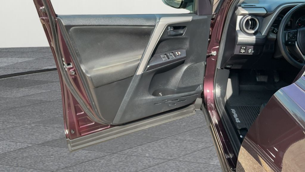 2018 Toyota RAV4 LE photo 20