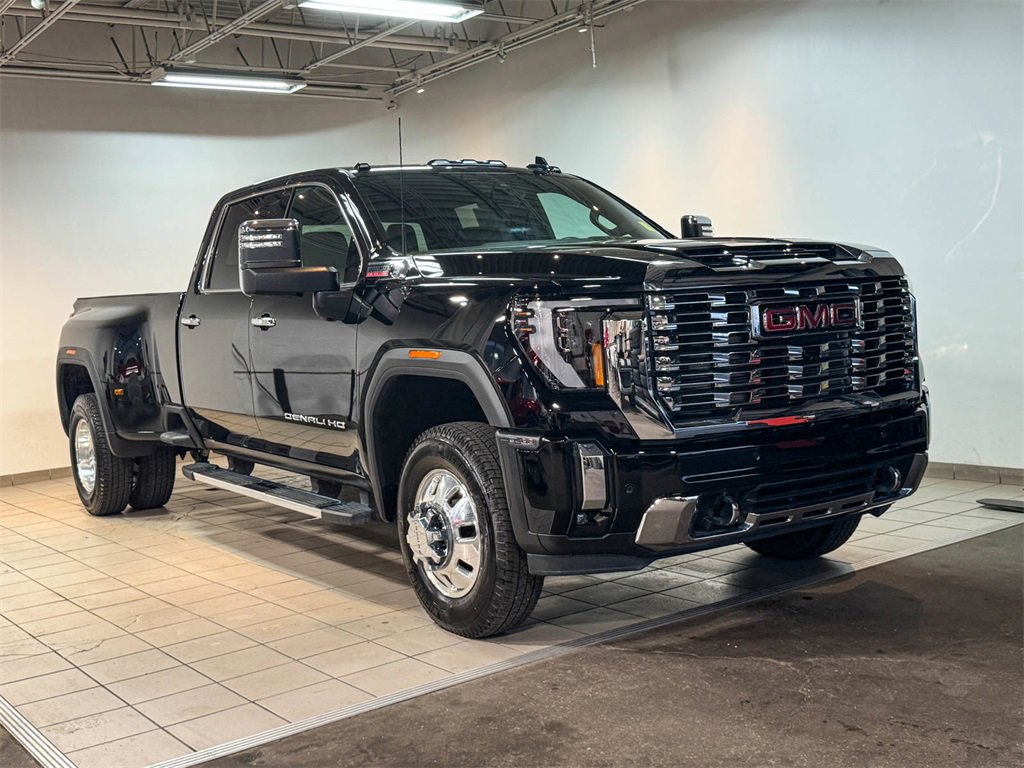 2024 Gmc Sierra 3500 HD Denali photo 2