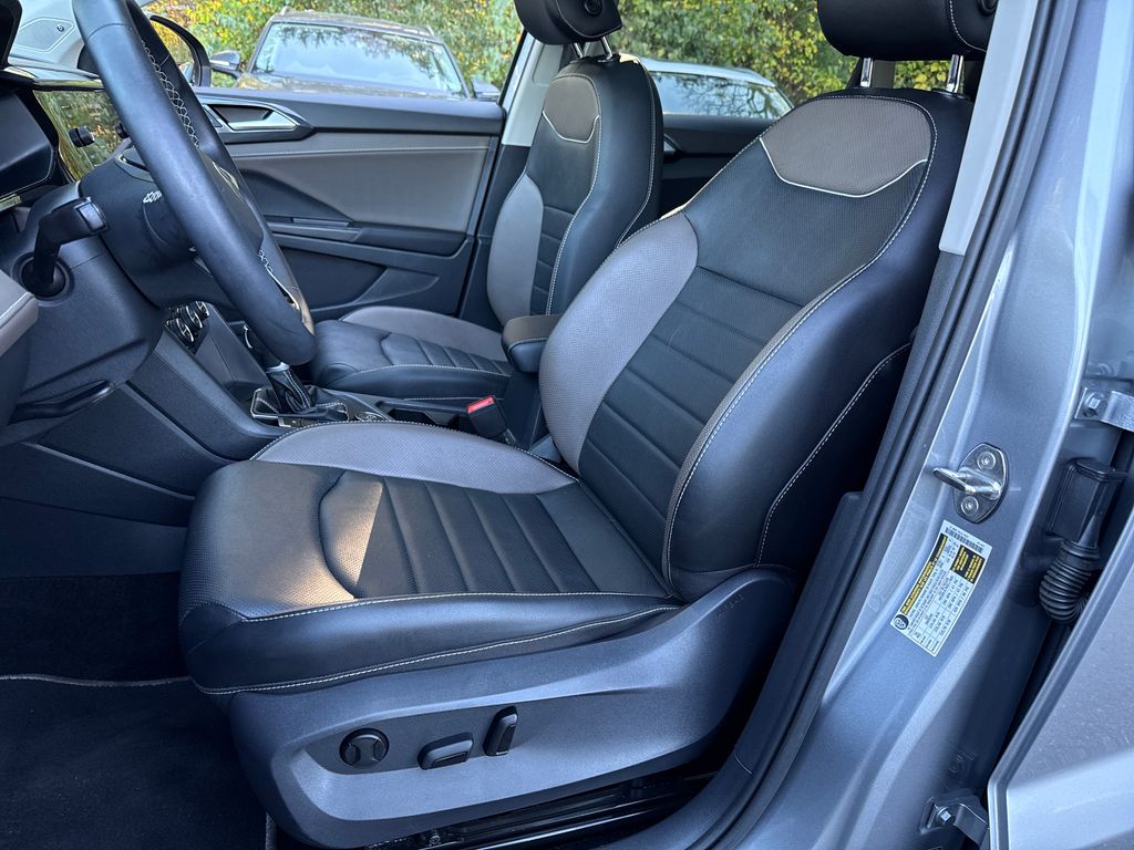 2023 Volkswagen Taos SEL photo 3