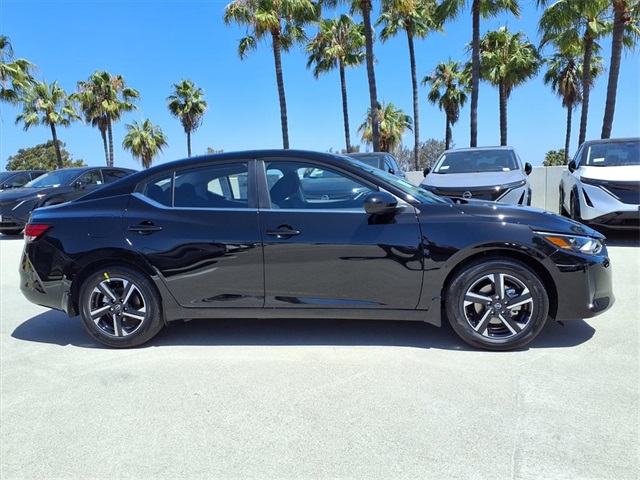 2025 Nissan Sentra SV photo 4
