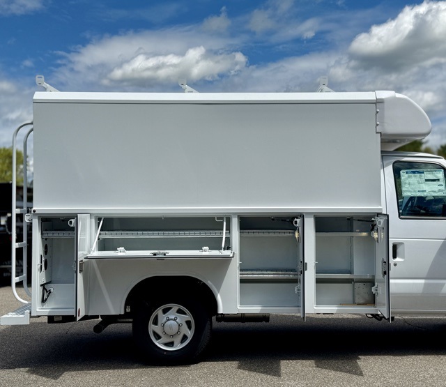 2026 Ford E-350 Base photo 4