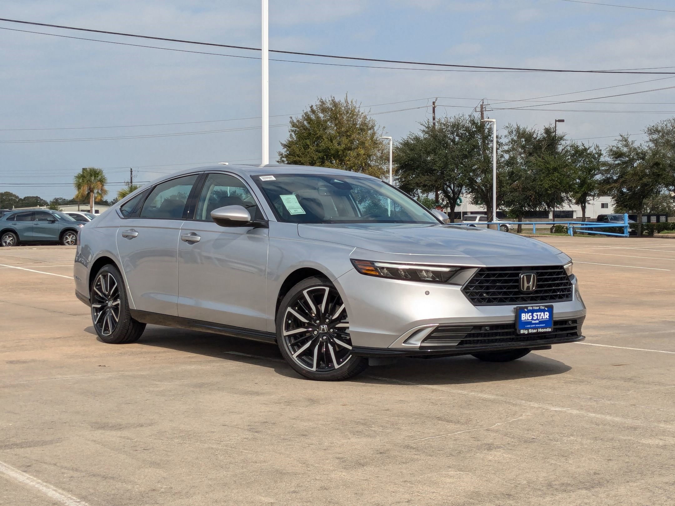 2025 Honda Accord Hybrid Touring photo 2