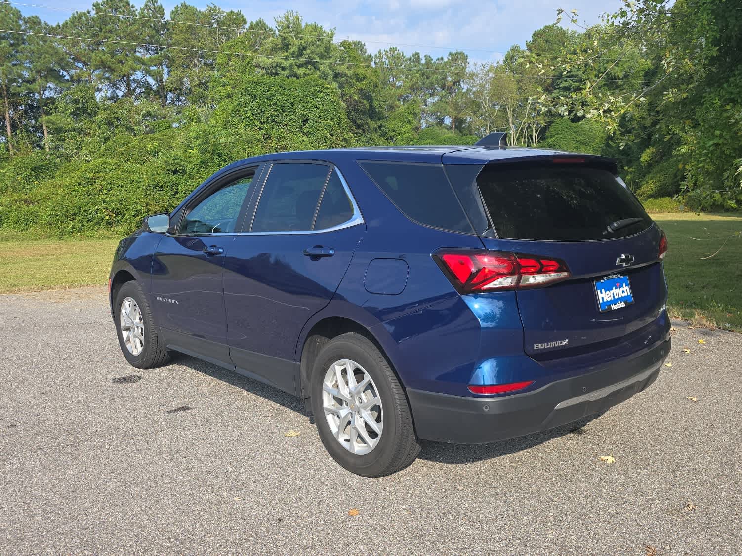 2022 Chevrolet Equinox LT photo 3