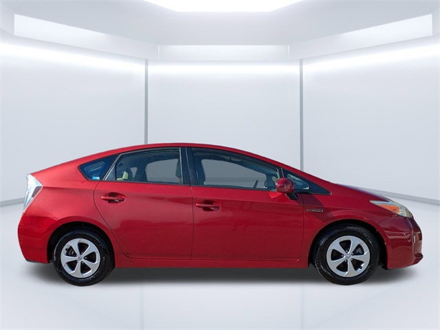 2015 Toyota Prius Four photo 3