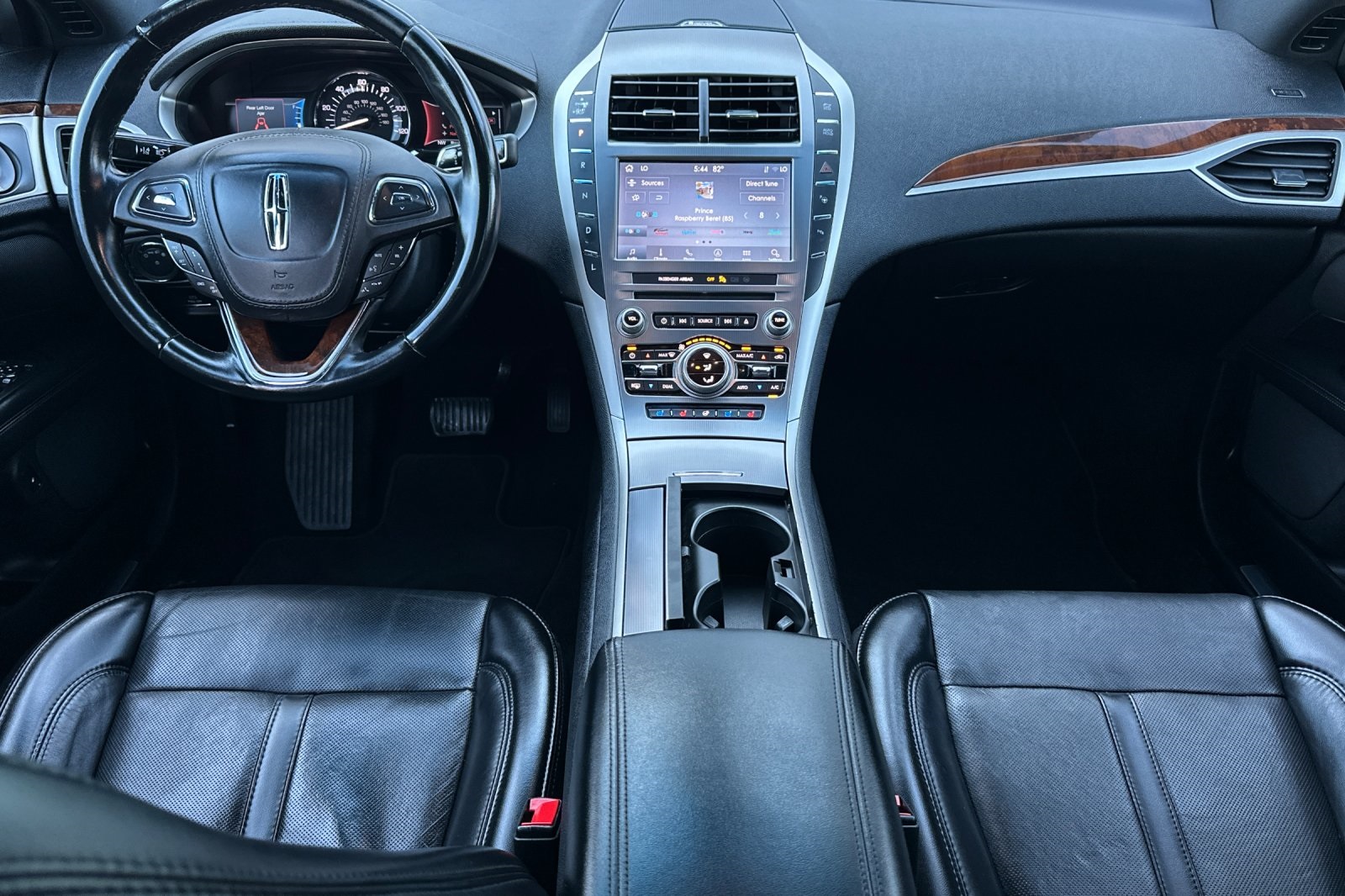 2020 Lincoln MKZ Hybrid Reserve photo 12