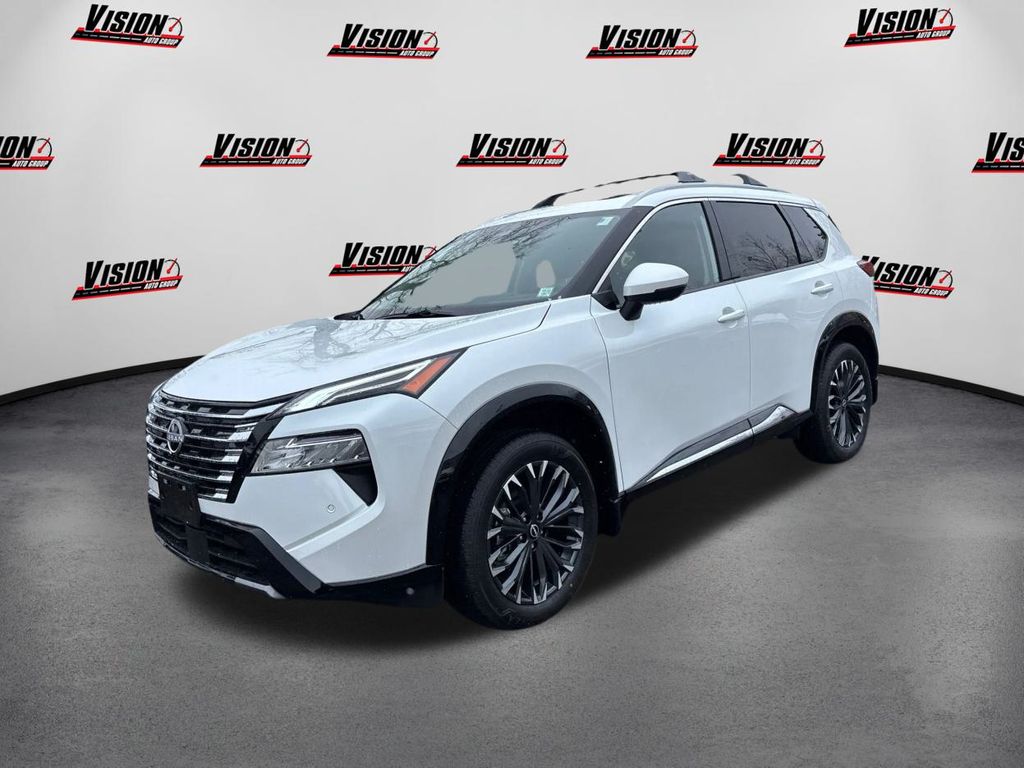 2026 Nissan Rogue Platinum's photo