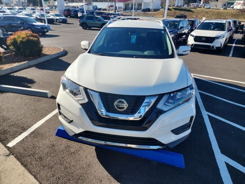 2020 Nissan Rogue S's photo