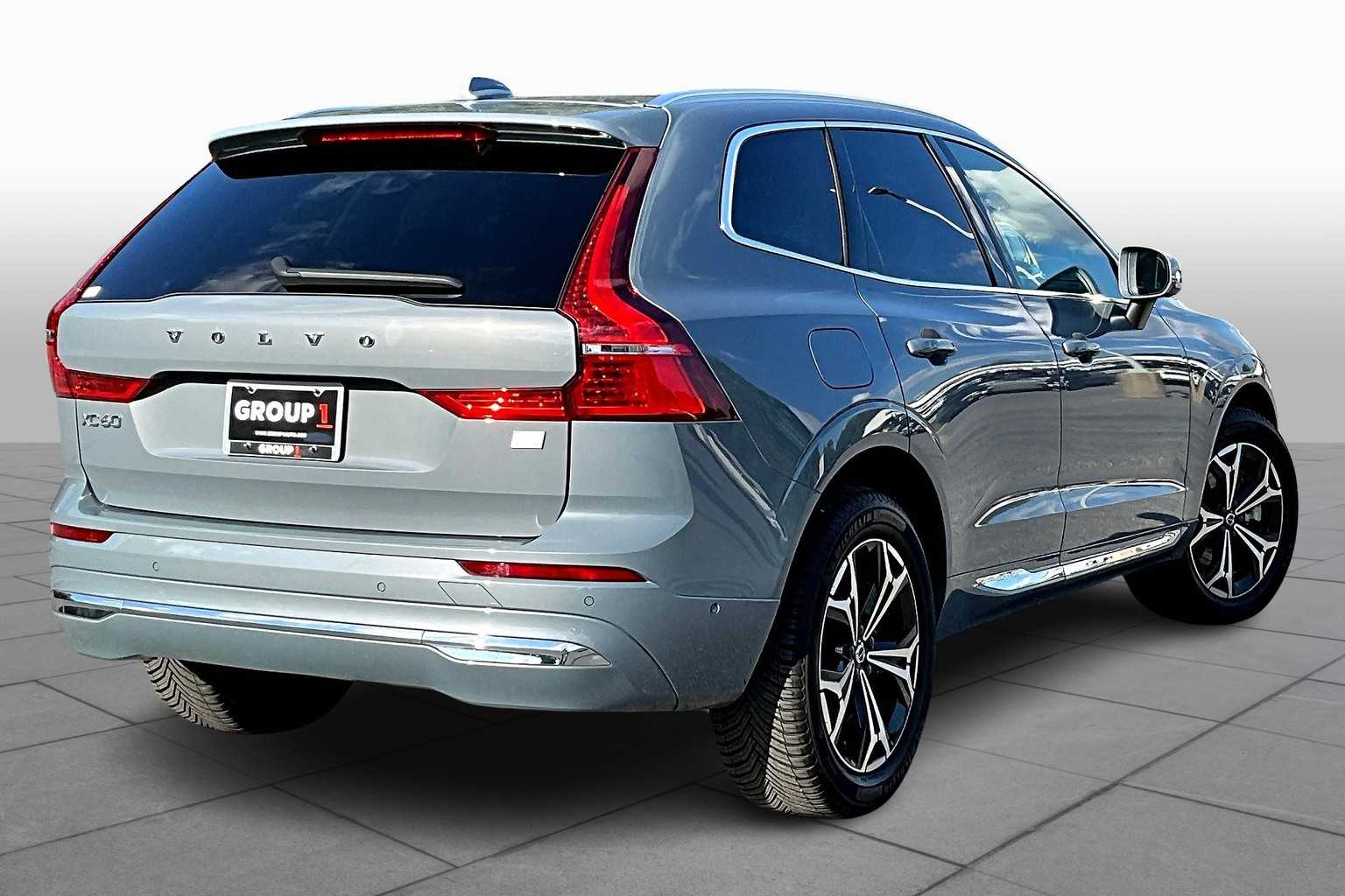 2022 Volvo XC60 Recharge Hybrid Inscription Expression photo 10