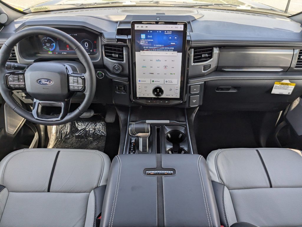 2025 Ford F-150 Lightning Platinum photo 16